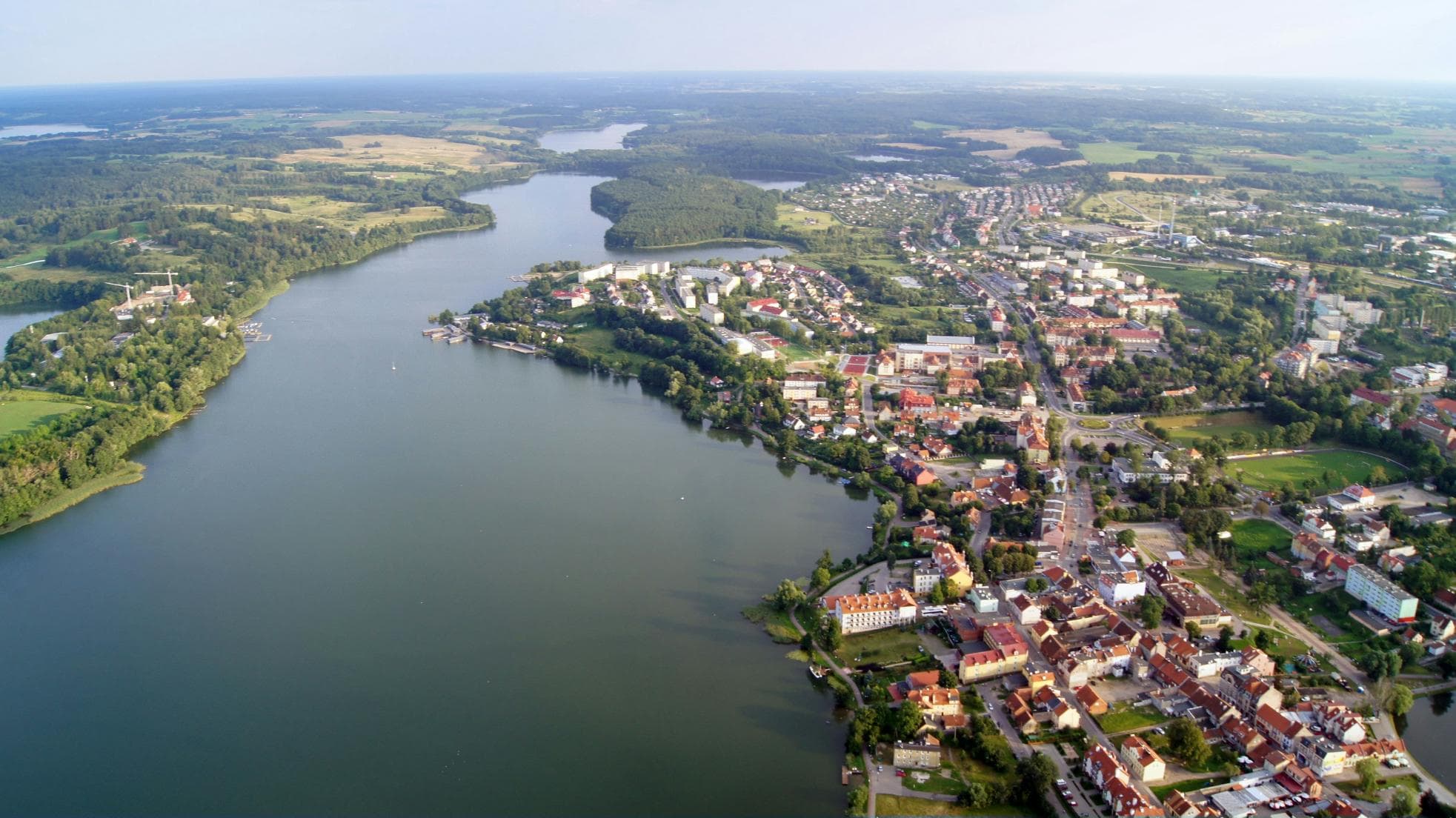 Mrągowo - Widok na jezioro Czos i amfiteatr
